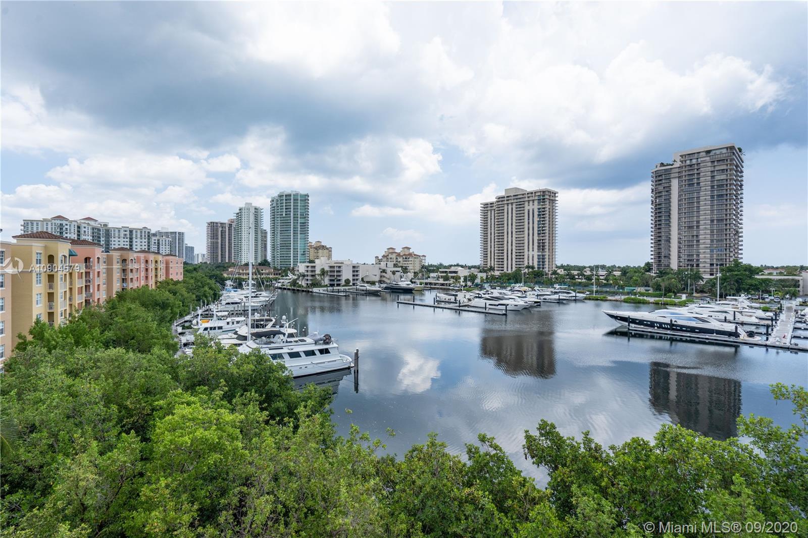 Yacht Club at Aventura #17