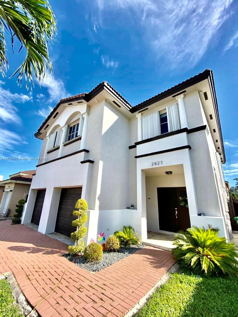 Photo 2 of 2827 145th Ct in Miami - MLS A10970308