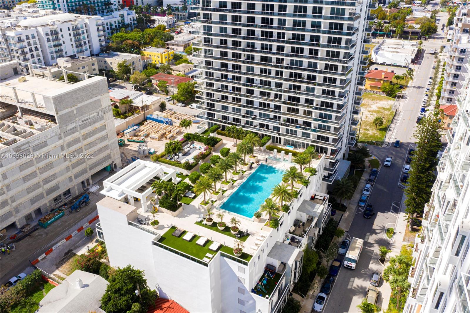 Ariel view of pool and out door amenities