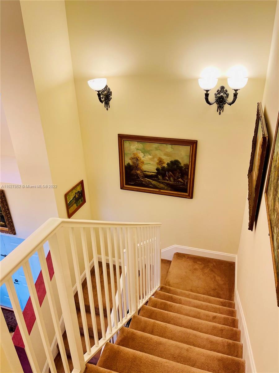 3330 NE 190th St PH18