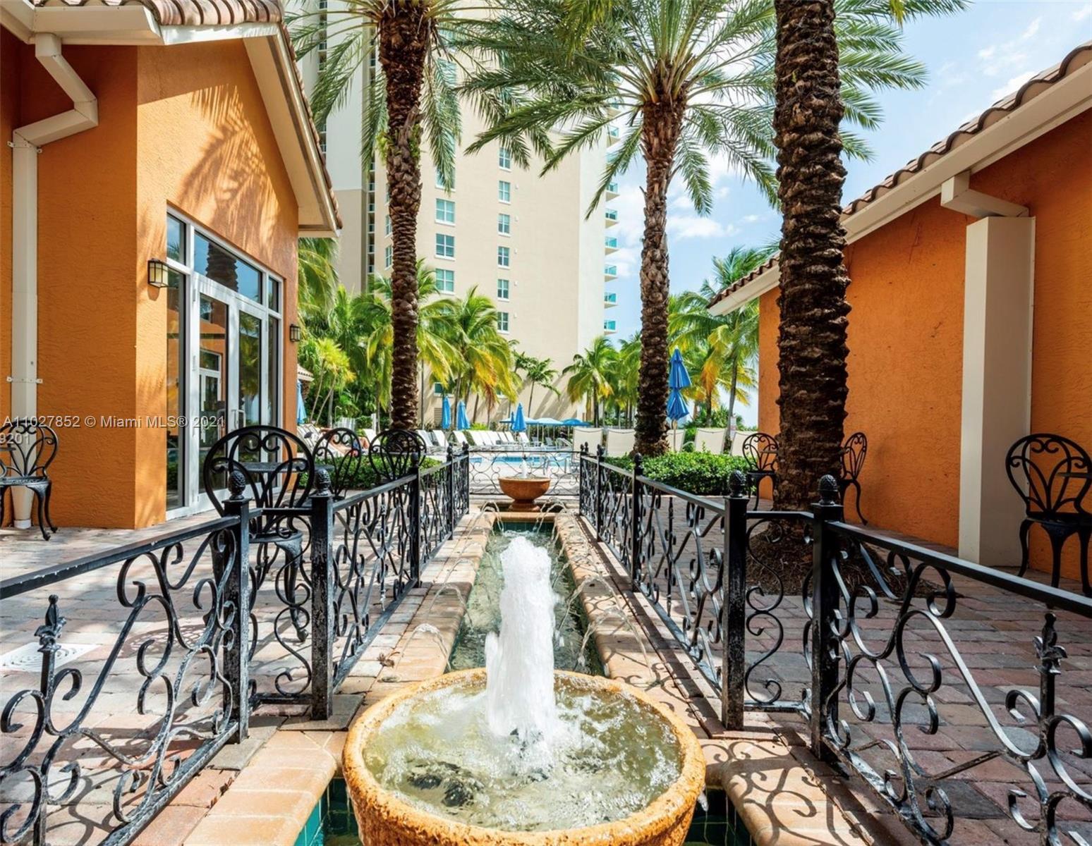 3330 NE 190th St PH18