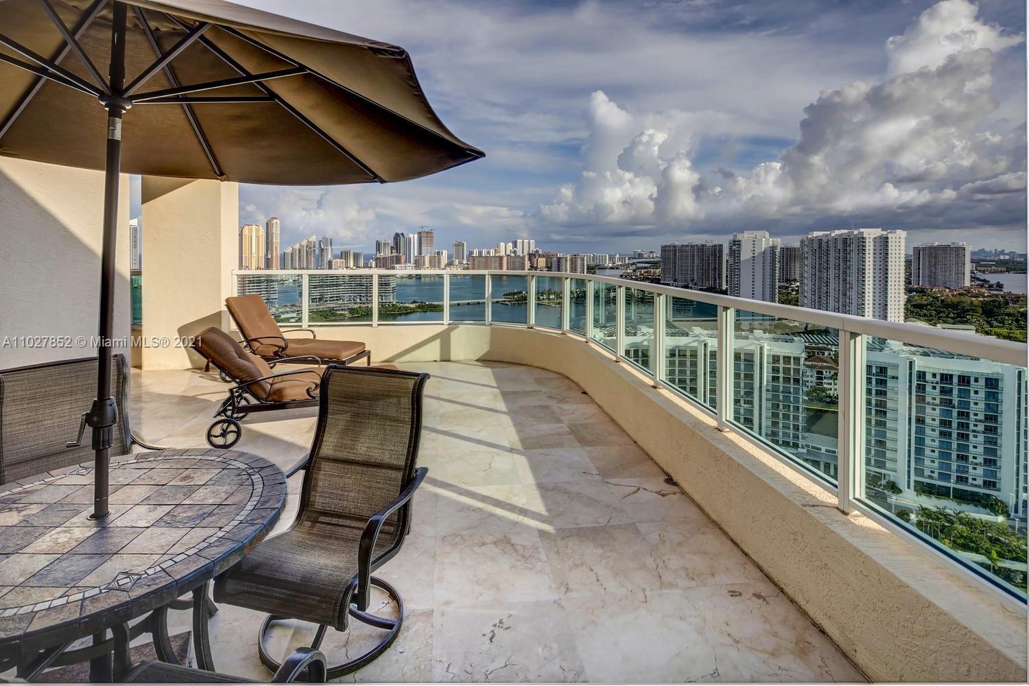 3330 NE 190th St PH18