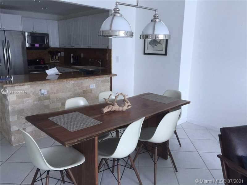 Photo 2 of Roney Palace Apt 1418 in Miami Beach - MLS A11068036