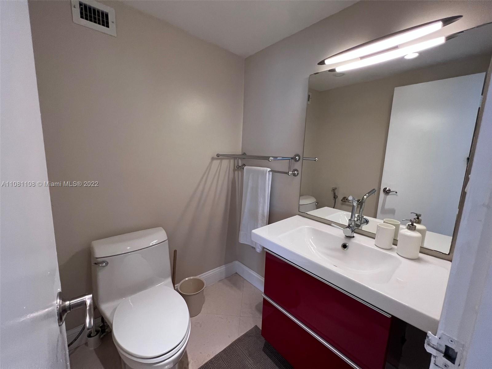 100 Lincoln Rd 1121, Miami Beach, Florida 33139, 1 Bedroom Bedrooms, ,1 BathroomBathrooms,Residentiallease,For Rent,100 Lincoln Rd 1121,A11081108