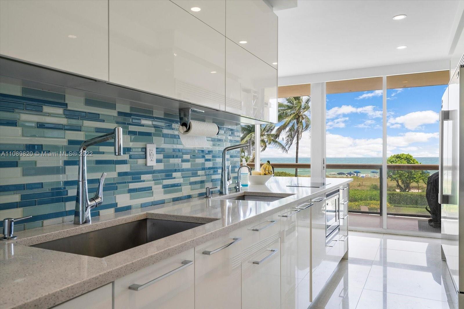 Main Kitchen w/ 2 Sinks