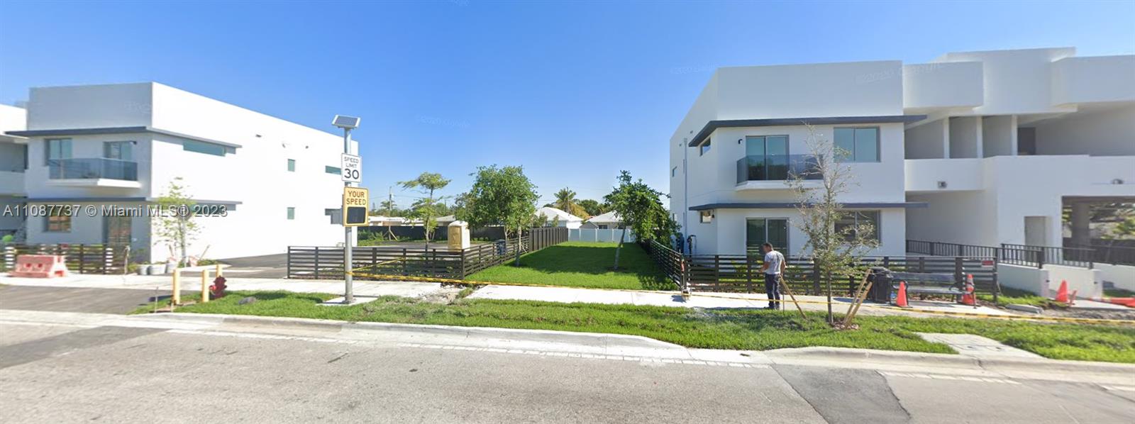514  Foster Rd  For Sale A11087737, FL