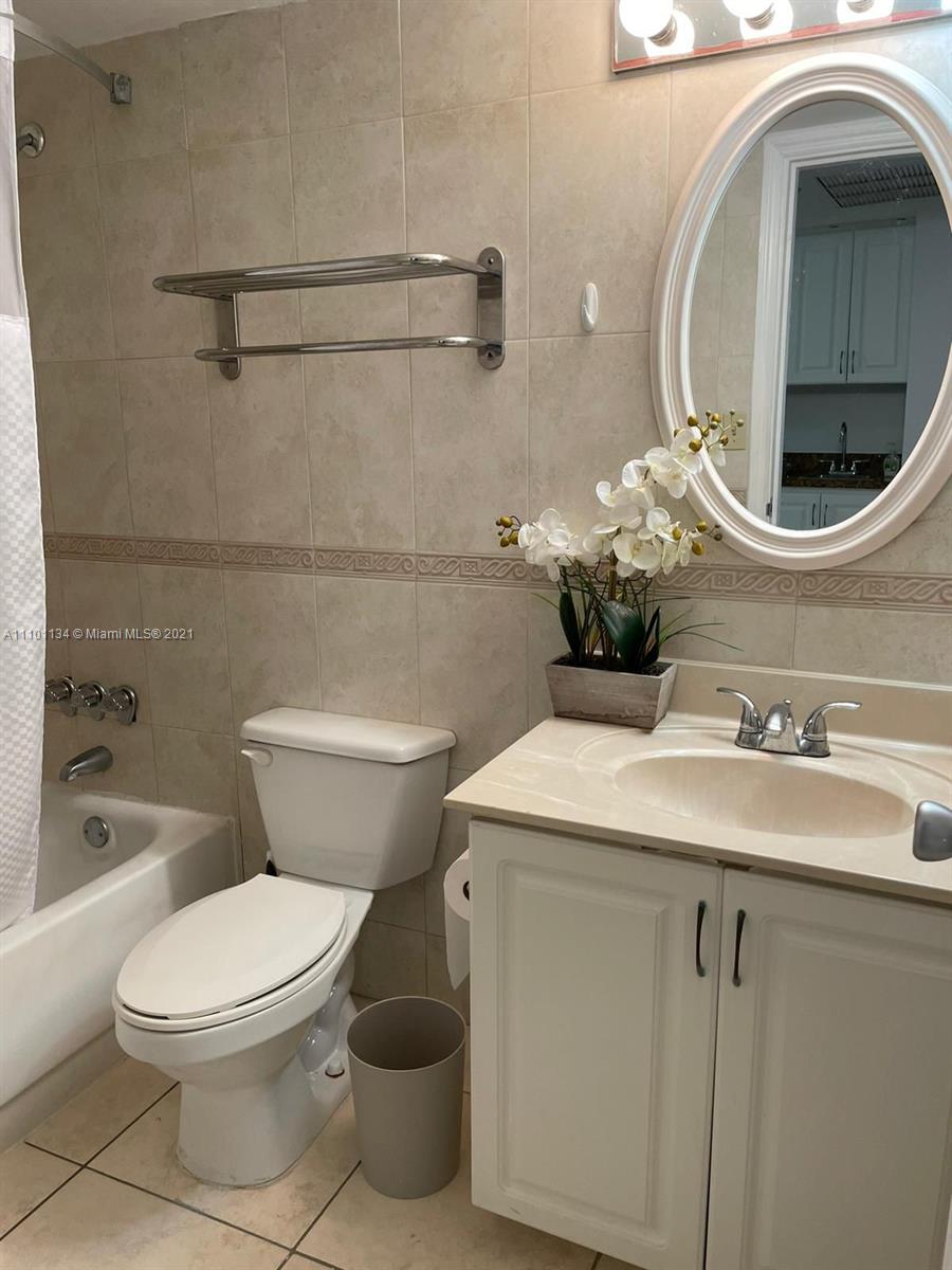 19201 Collins Ave 640, Sunny Isles Beach, Florida 33160, ,1 BathroomBathrooms,Residentiallease,For Rent,19201 Collins Ave 640,A11101134