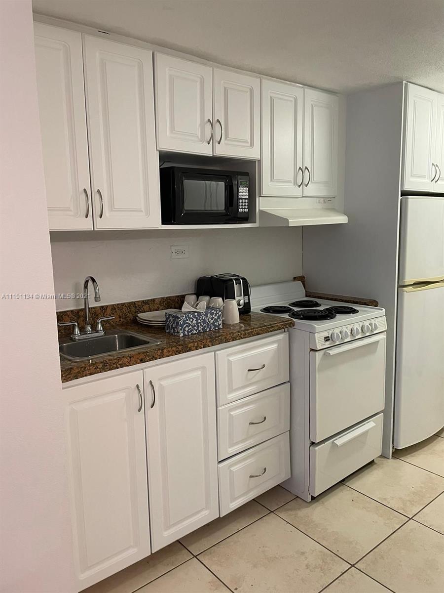 19201 Collins Ave 640, Sunny Isles Beach, Florida 33160, ,1 BathroomBathrooms,Residentiallease,For Rent,19201 Collins Ave 640,A11101134