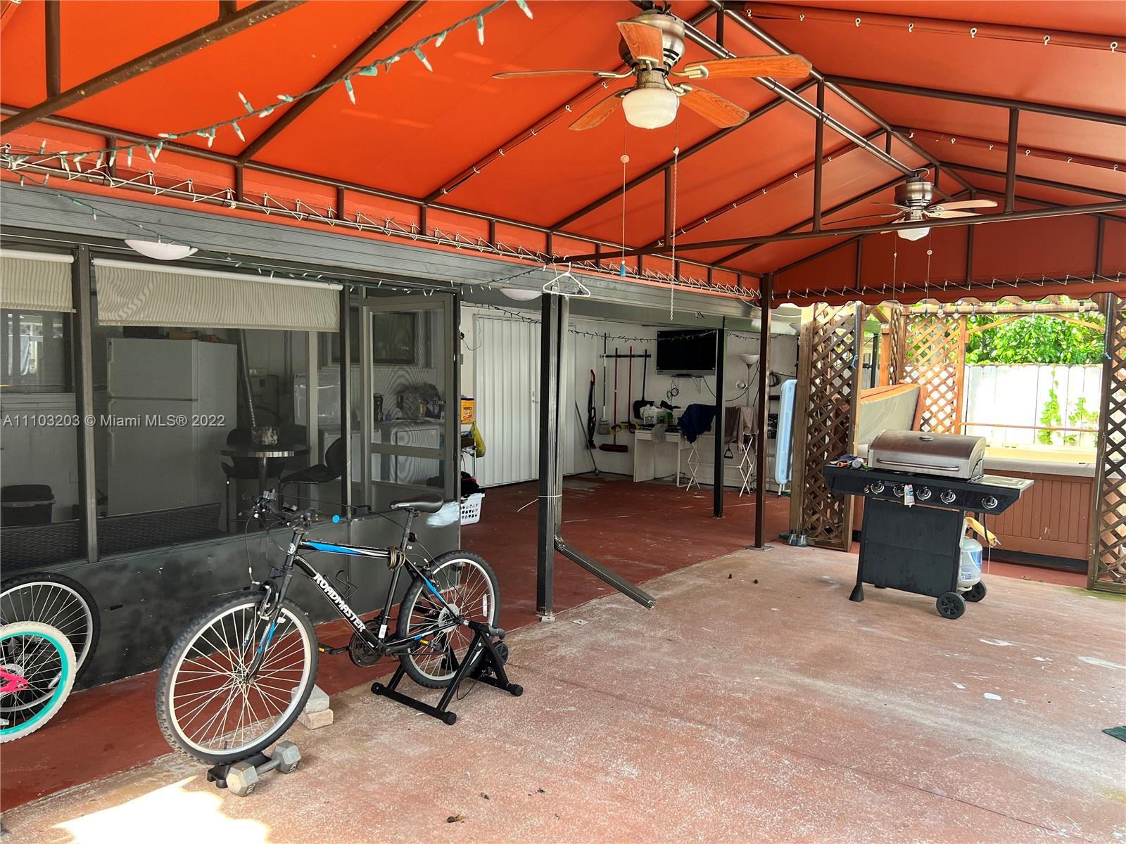 15287 SW 69th Ln, Miami, Florida 33193, 2 Bedrooms Bedrooms, ,1 BathroomBathrooms,Residential,For Sale,15287 SW 69th Ln,A11103203