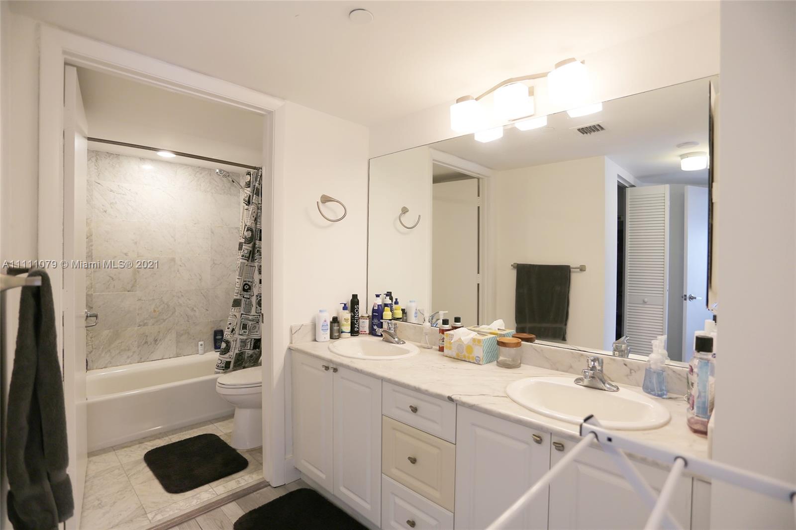 8911 Collins Ave 703, Surfside, Florida 33154, 1 Bedroom Bedrooms, ,1 BathroomBathrooms,Residential Lease,For Rent,8911 Collins Ave 703,A11111079