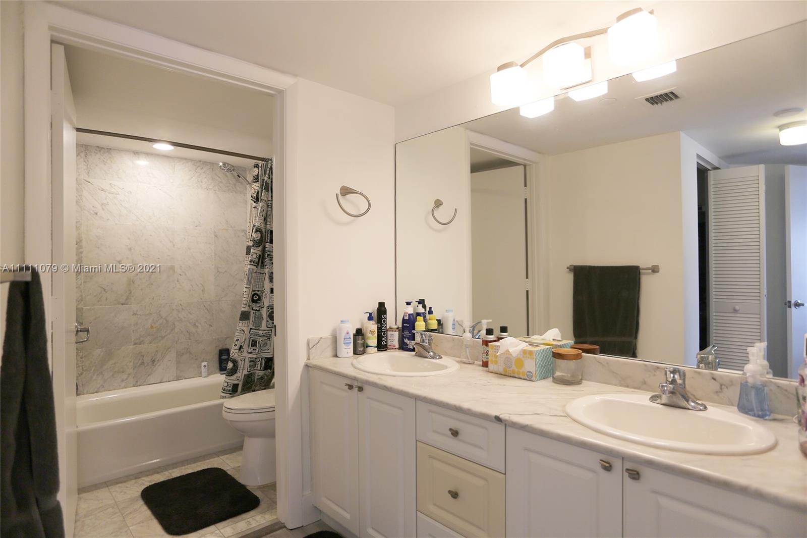 8911 Collins Ave 703, Surfside, Florida 33154, 1 Bedroom Bedrooms, ,1 BathroomBathrooms,Residential Lease,For Rent,8911 Collins Ave 703,A11111079