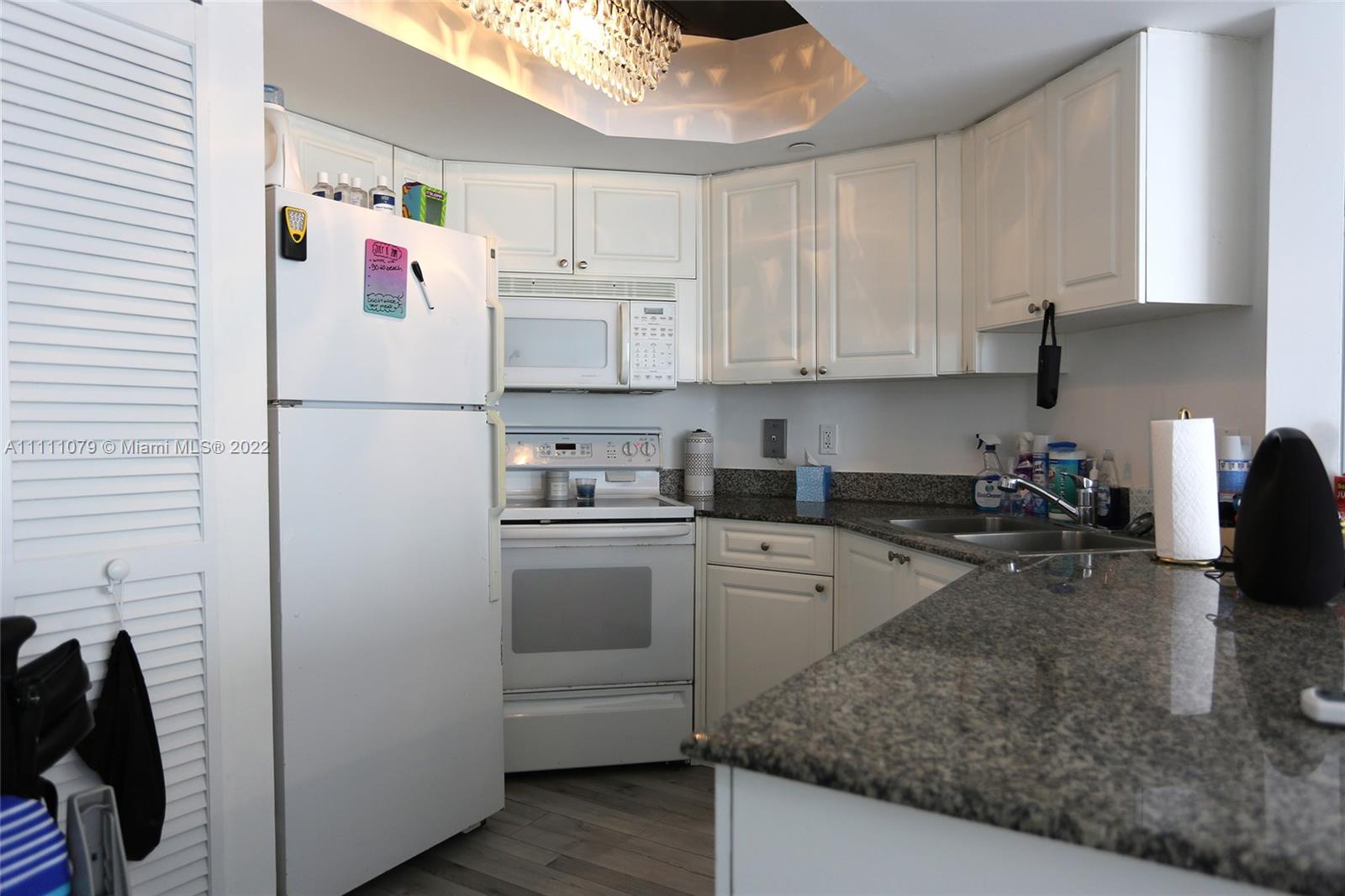 8911 Collins Ave 703, Surfside, Florida 33154, 1 Bedroom Bedrooms, ,1 BathroomBathrooms,Residential Lease,For Rent,8911 Collins Ave 703,A11111079