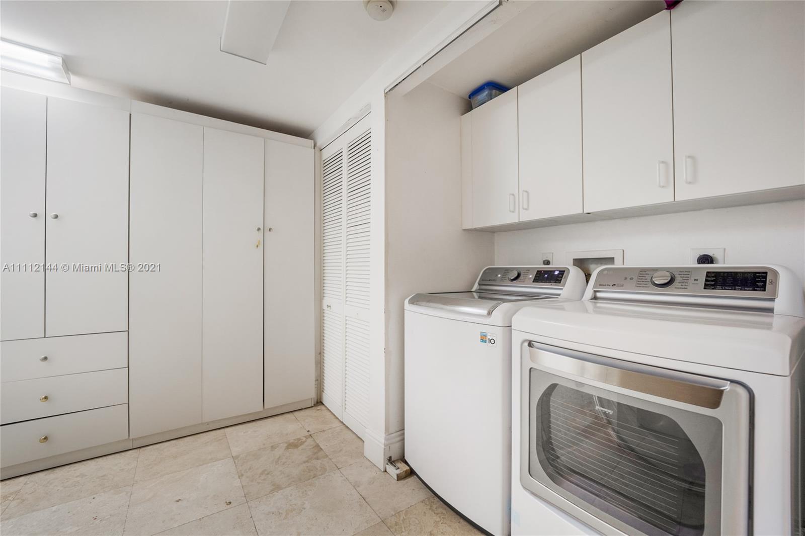 Photo 12 of Ocean Club Lake Tower Apt 310 in Key Biscayne - MLS A11112144