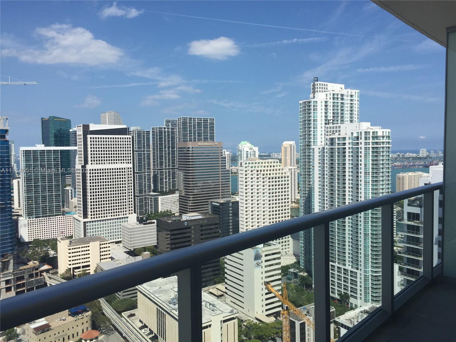 AMAZING 1 BEDROMM/1 BATH APARTMENT LOCATED IN THE HEART OF BRICKELL, CLOSE TO UPSCALE RESTAURANTS, SHOPPING AND MORE. BEAUTIFUL VIEW FROM BALCONY, STAINLESS STEEL APPLIANCES, HIGH GLOSS CABINETS, STYLISH BATHROOM, WASHER AND DRYER INSIDE, GREAT BULDING AMENITIES, VALET, SECURITY, ROOFTOP DECK/POOL, FIRNESS CENTER, MOVIE THEATHER, CHILDREN PLAYROOM, ETC. 1 PARKING SPACE