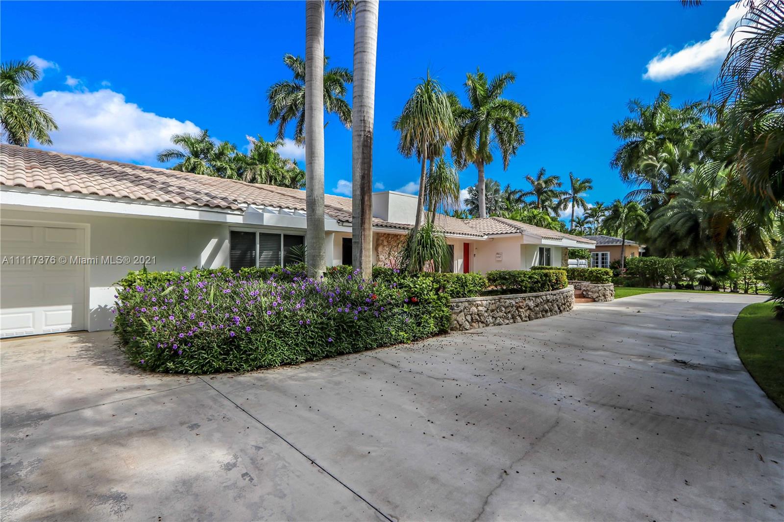 Photo 1 of 1247 Jackson St in Hollywood - MLS A11117376