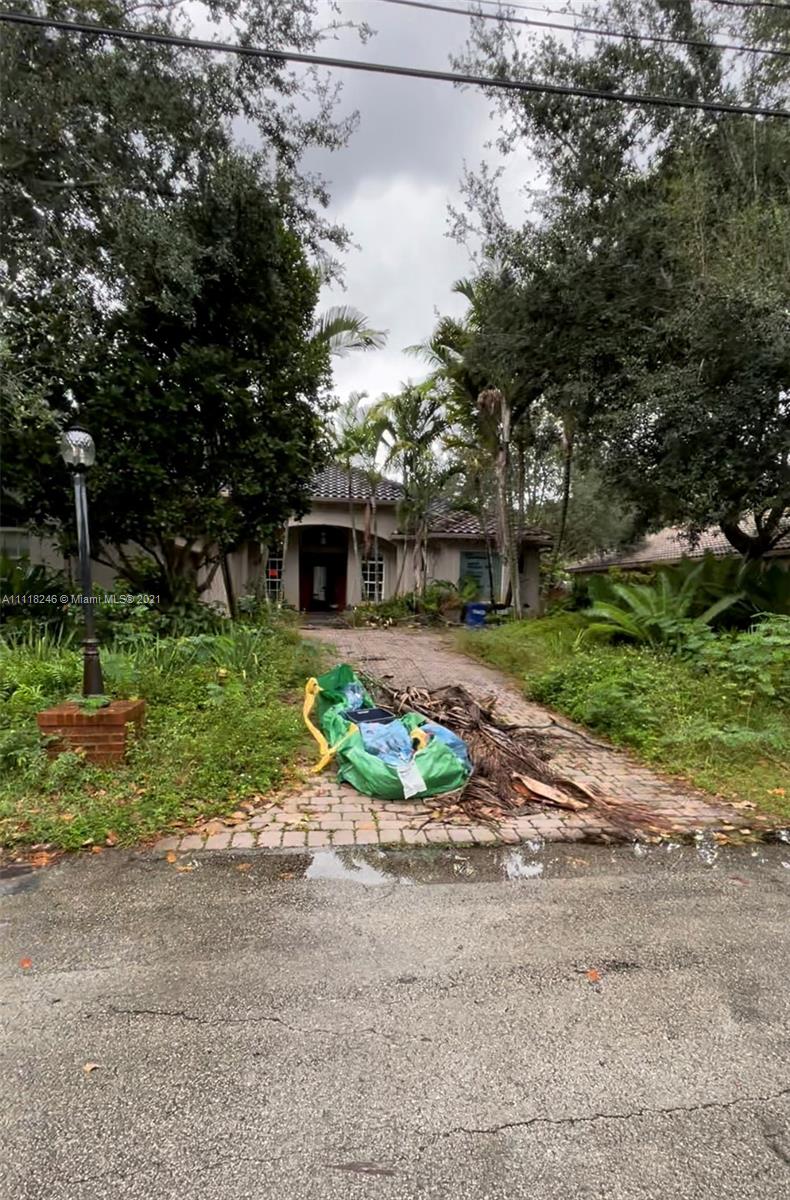 Currently inhabited by some of the finest homeless people in Wilton manors who have agreed to relocate pending sale. Room for up to 15 shopping carts in the driveway meaning it can hold about 6 cars.
This Desirable  Lazy Lake custom built home offers 12' ceilings with 4BR/3BA/3CG/pool and is positioned on approx. 30,000sf lot. Beautifully designed split BR floor plan features living, dining and family rooms that flow seamlessly to outdoor entertaining areas. Huge master suite with dual WICS and luxurious spa bath. Move in ready. Pleasant waterway views. Great curb appeal.
Please do not attempt to enter the property. 
Property is being sold As-is. 
Please submit your offers with no contingencies. 
Golden Developer Opportunity.