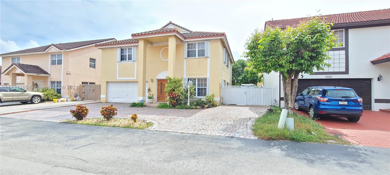 7966 NW 188th Ter, Hialeah, Florida 33015, 5 Bedrooms Bedrooms, ,2 BathroomsBathrooms,Residential,For Sale,7966 NW 188th Ter,A11121165