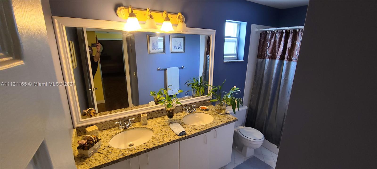 7966 NW 188th Ter, Hialeah, Florida 33015, 5 Bedrooms Bedrooms, ,2 BathroomsBathrooms,Residential,For Sale,7966 NW 188th Ter,A11121165