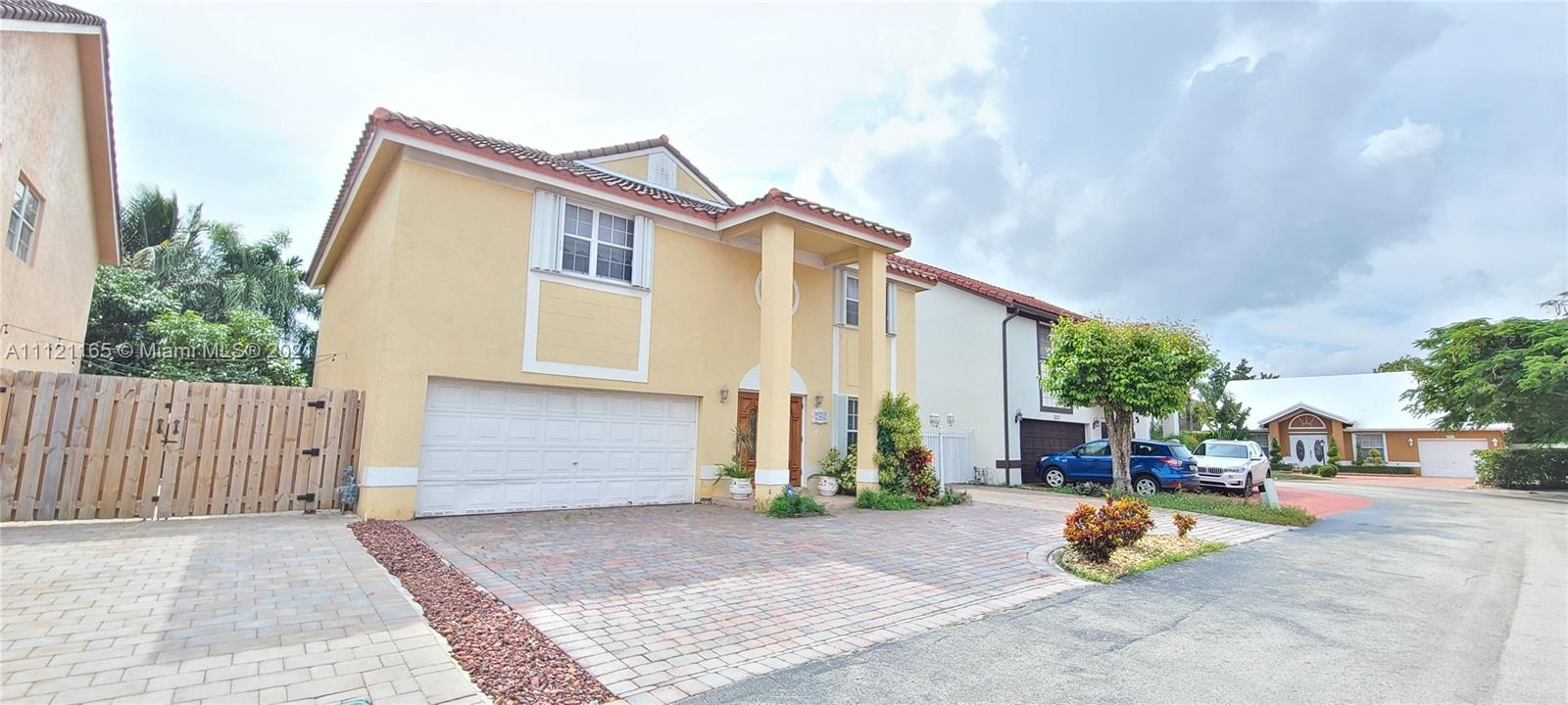 7966 NW 188th Ter, Hialeah, Florida 33015, 5 Bedrooms Bedrooms, ,2 BathroomsBathrooms,Residential,For Sale,7966 NW 188th Ter,A11121165