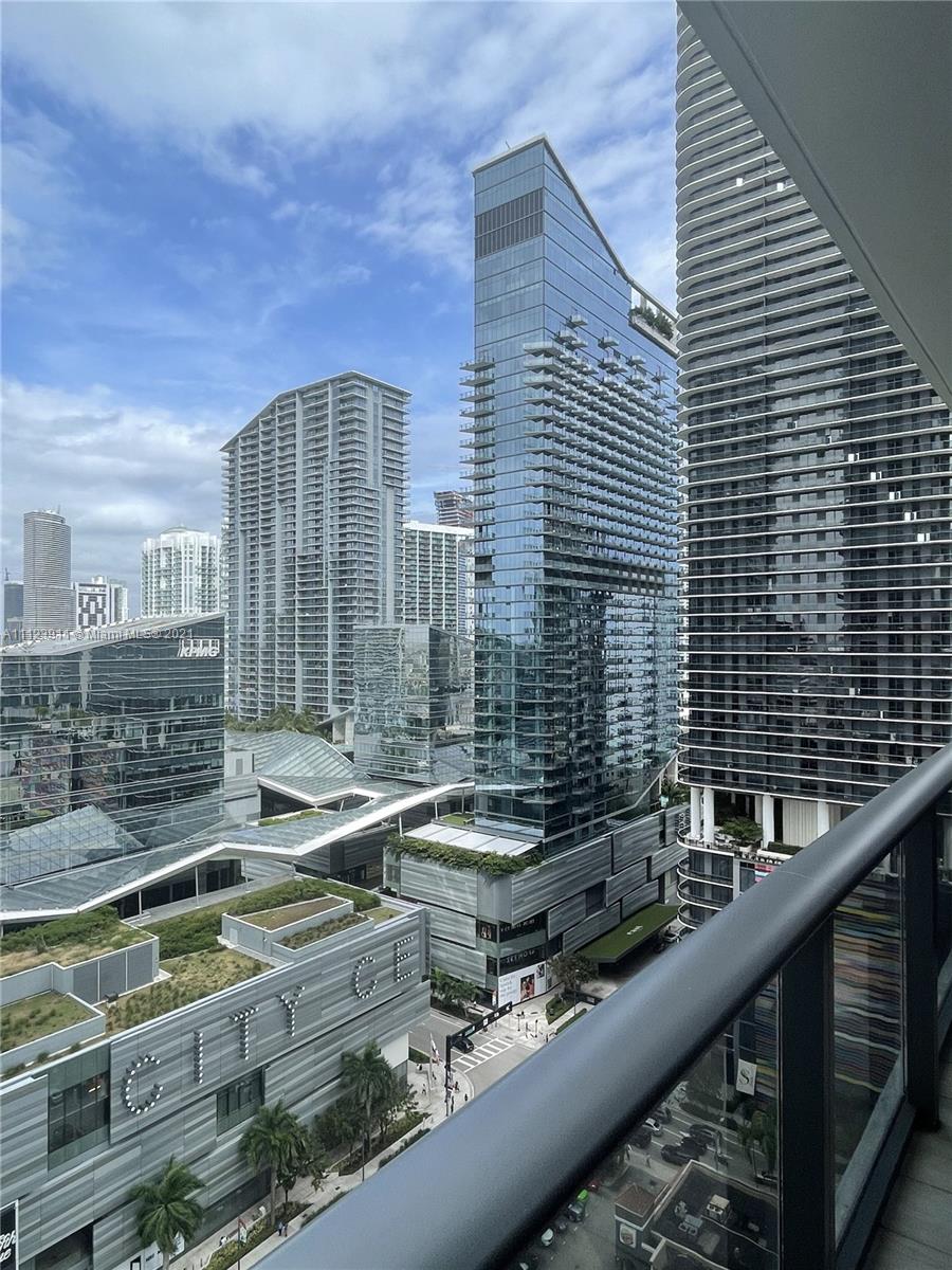 Brickell Heights #32