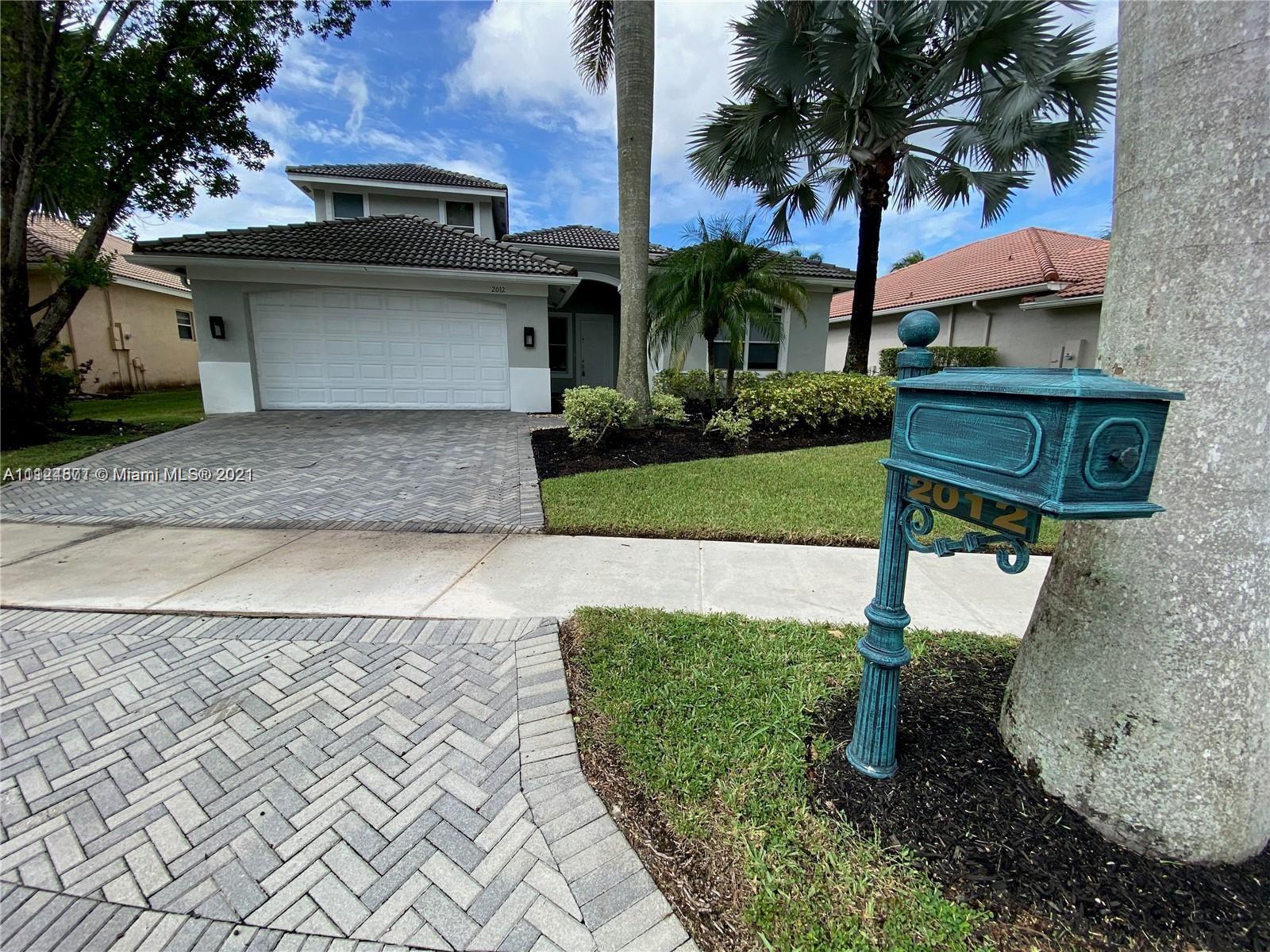 Photo 2 of 2012 Harbor View Cir in Weston - MLS A11124871