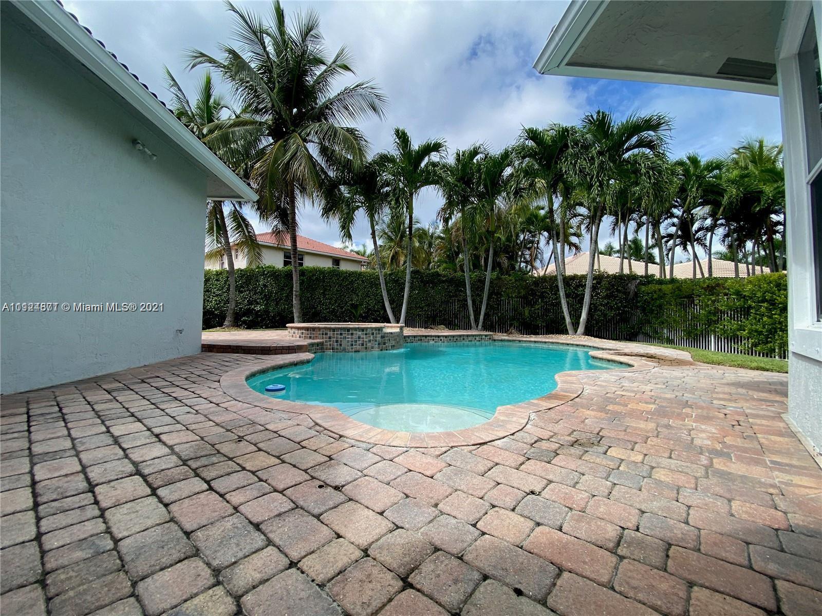 Photo 29 of 2012 Harbor View Cir in Weston - MLS A11124871