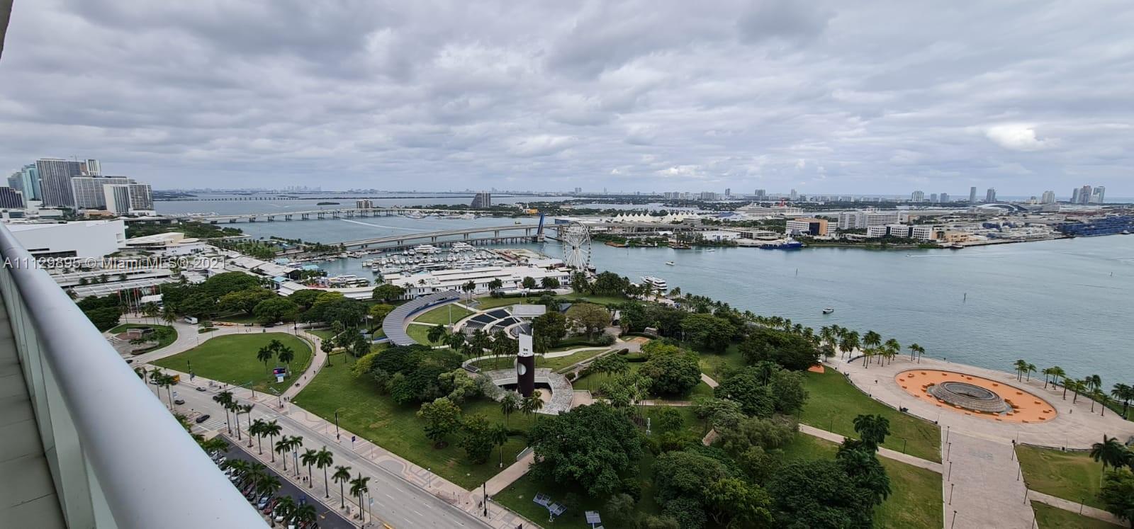 Live in Downtown Miami in this beautiful 3 bed 2 bath apartment on the 28th floor with spectacular views of the bay.  Close to restaurants, Whole Foods and the Metrorail.  This unit is available either furnished or unfurnished.  Best line in the building.