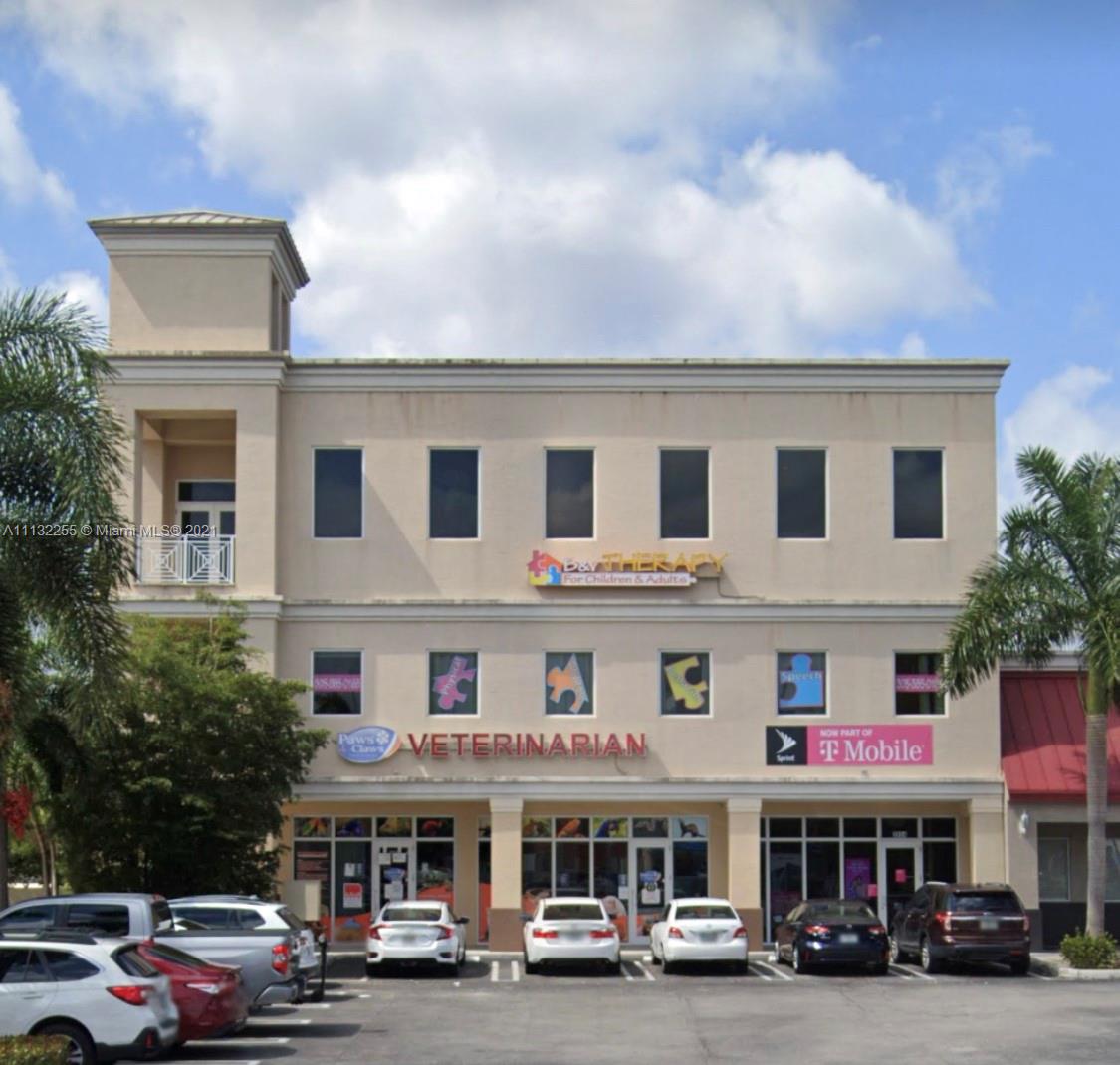 VERY RARELY AVAILABLE RETAIL SPACE IN ONE OF THE BEST LOCATIONS FOR A COMMERCIAL BUSINESS!!! CURRENTLY A T-MOBILE STORE. NEGOTIABLE LEASE TERMS, CONTACT OWNER/REALTOR TO DISCUSS POSSIBLE LEASE TERMS. SPACE ON DIGITAL SIGN AVAILABLE AS WELL! WILL NOT LAST ON THE MARKET!