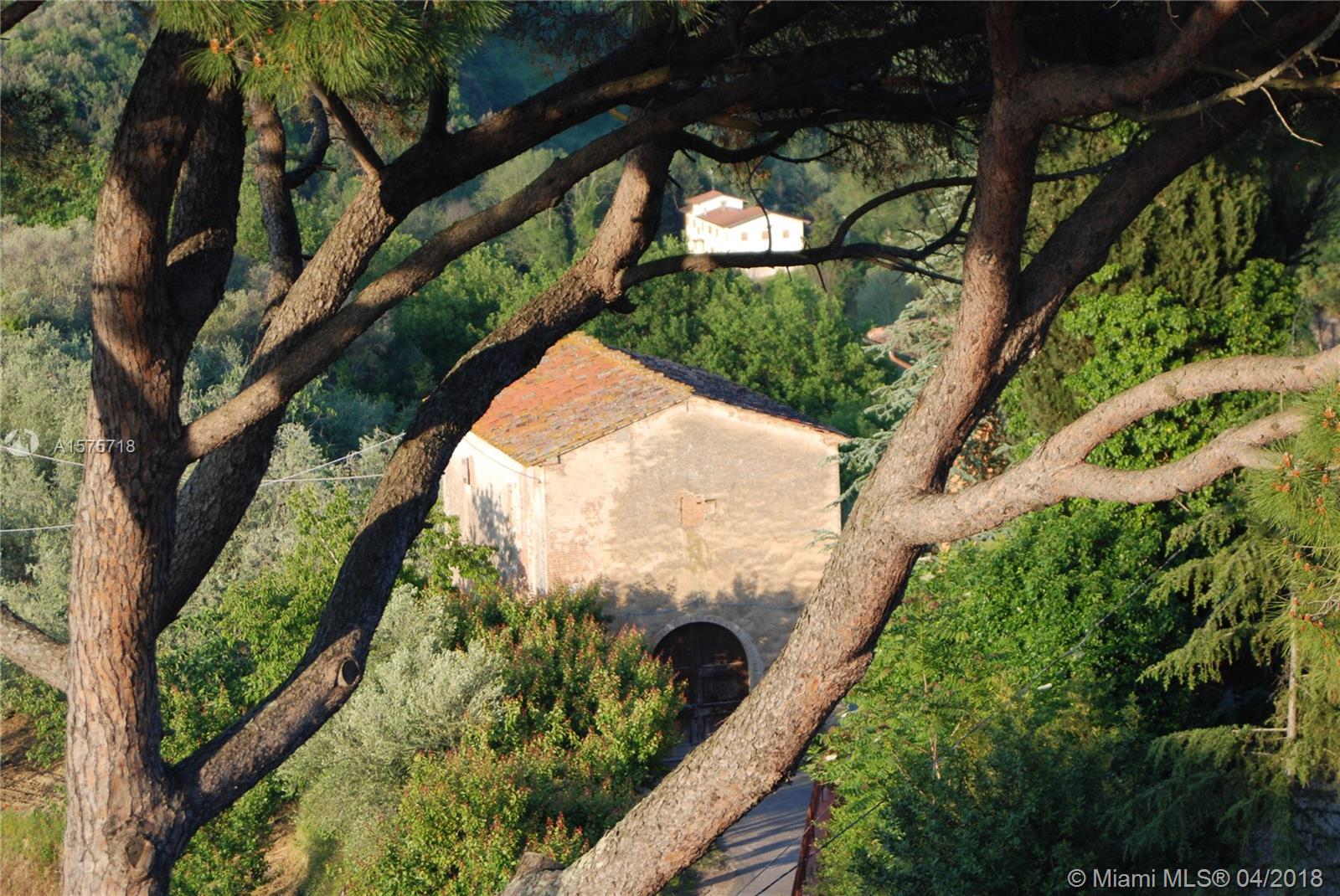 Another bedroom window ... another charming glimpse of Italy