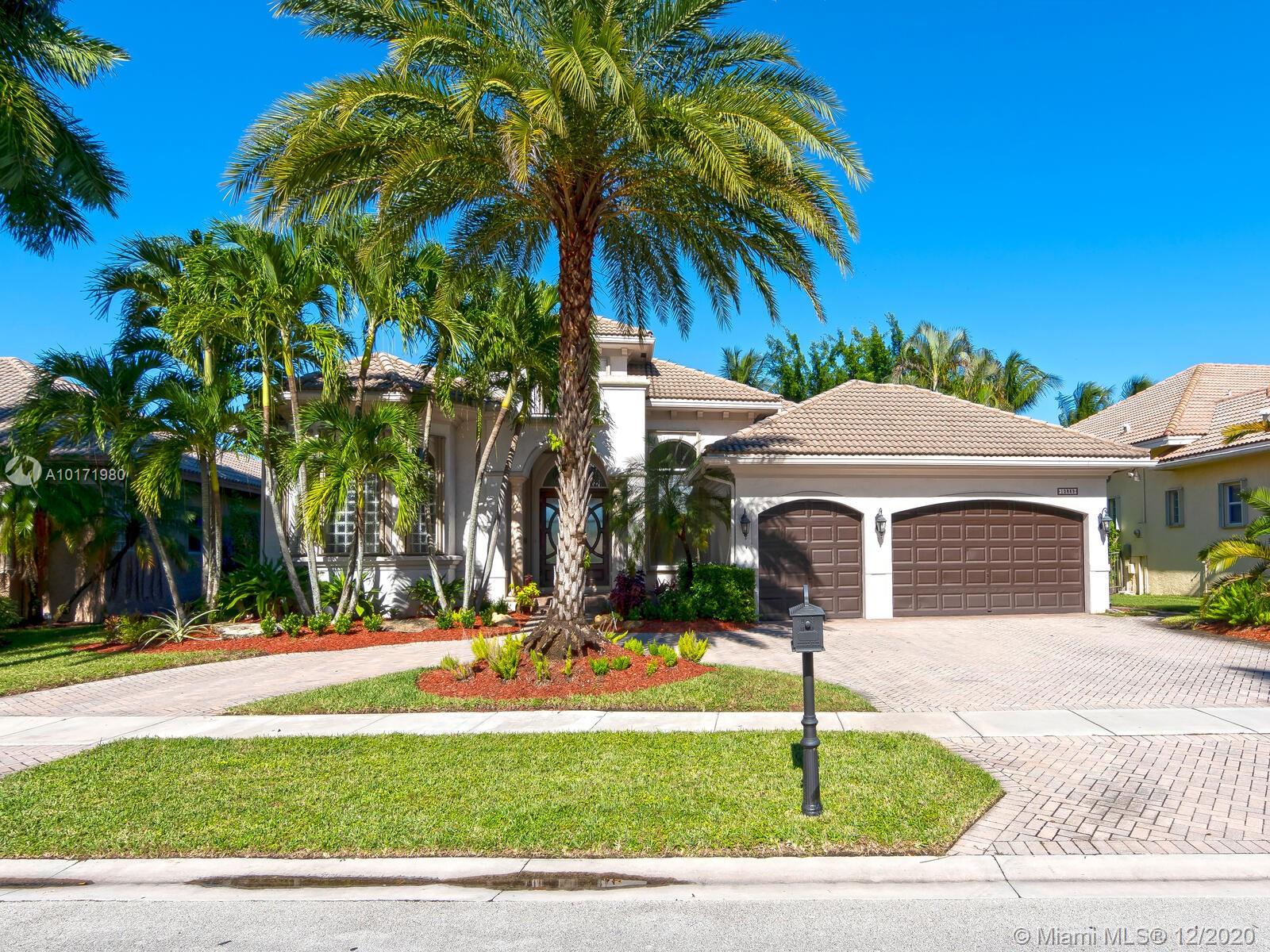 10889 Blue Palm St, Plantation, FL 33324