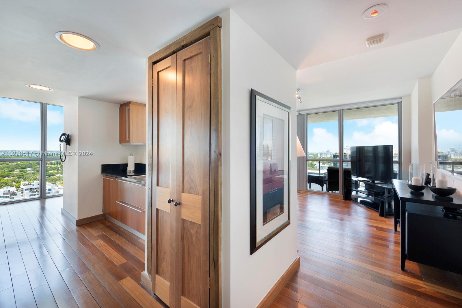 101 20th St 2601, Miami Beach, Florida 33139, 2 Bedrooms Bedrooms, ,2 BathroomsBathrooms,Residentiallease,For Rent,101 20th St 2601,A10298517