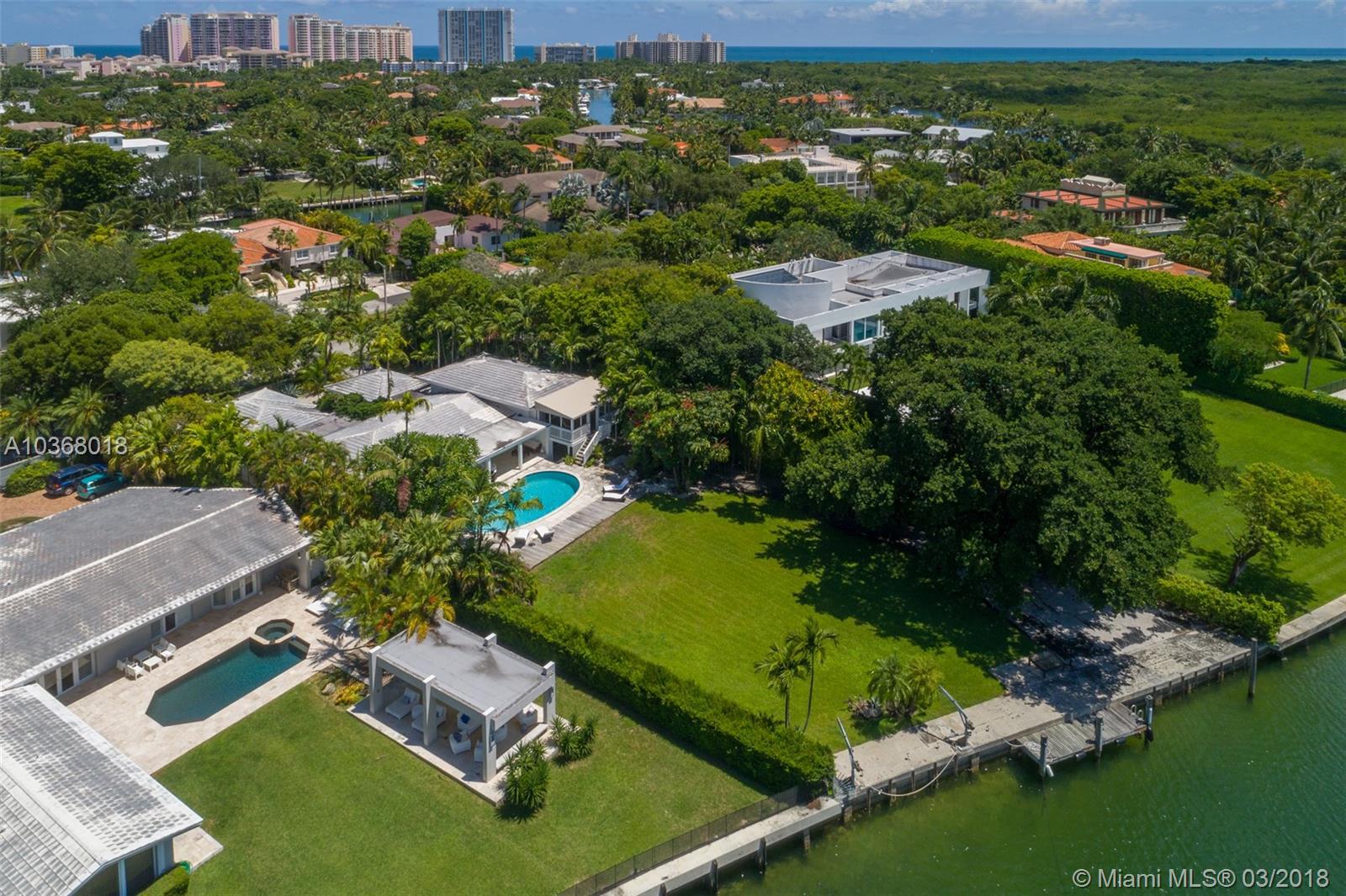 Key Biscayne, FL 33149,910 HARBOR DRIVE