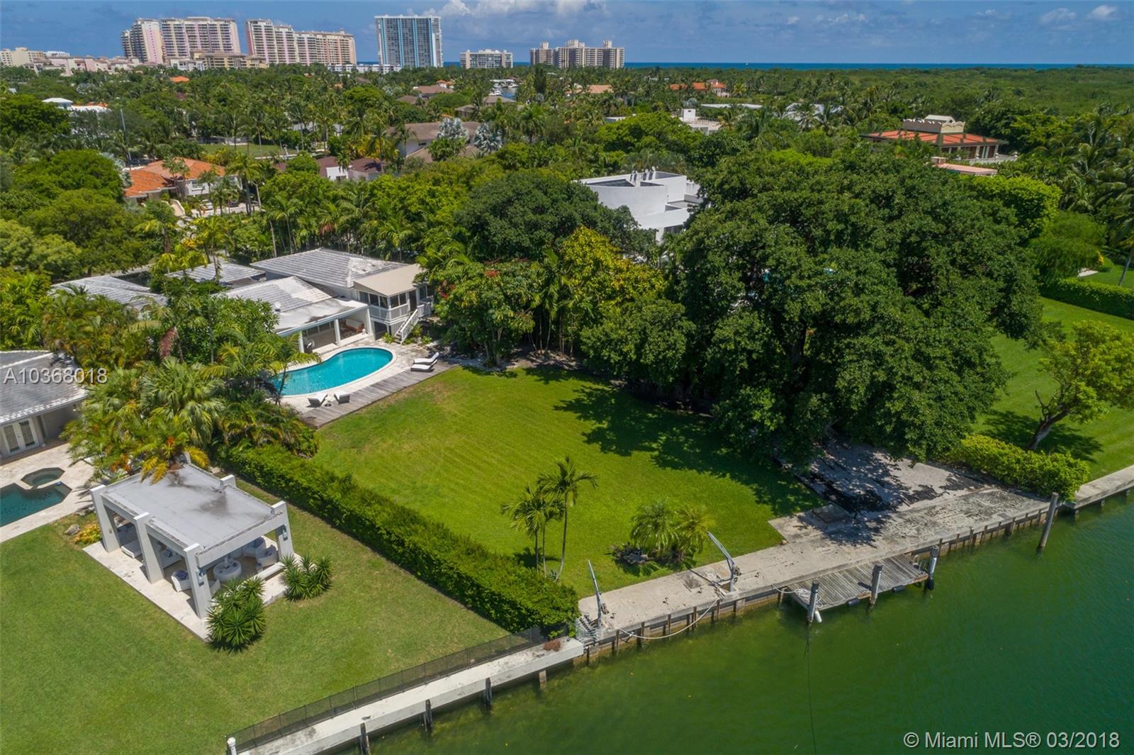 Key Biscayne, FL 33149,910 HARBOR DRIVE