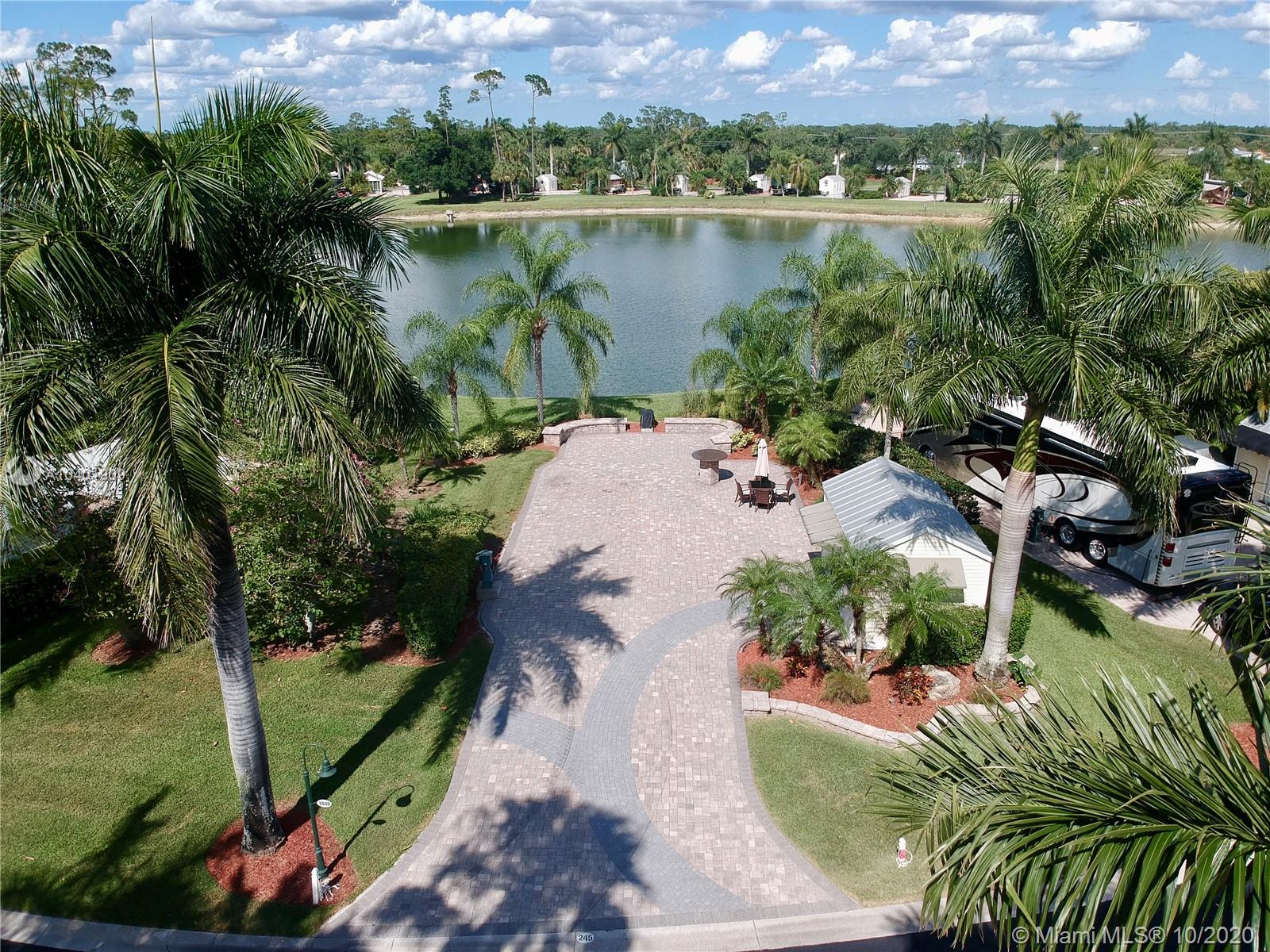 3030 E RiverBend Resort Blvd, La Belle, FL 33935