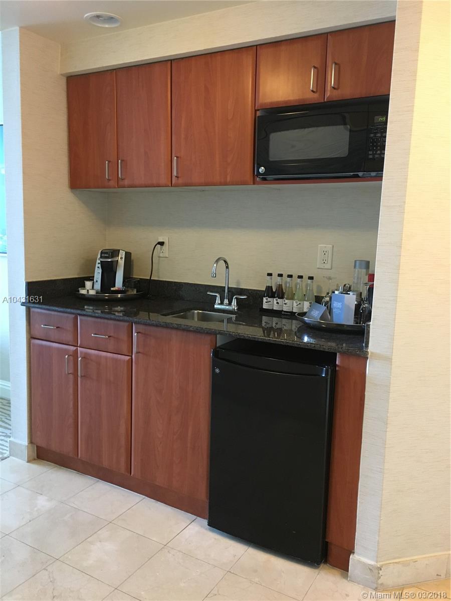 Sunny Isles Beach, FL 33160,18001 Collins Ave #2408