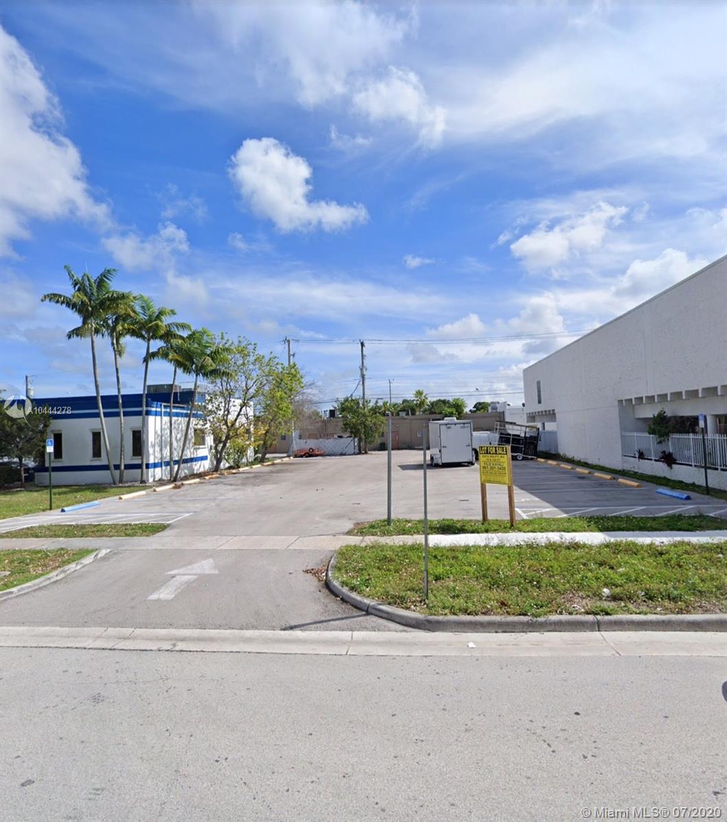 North Miami Beach, FL 33162,84 NE 168th St