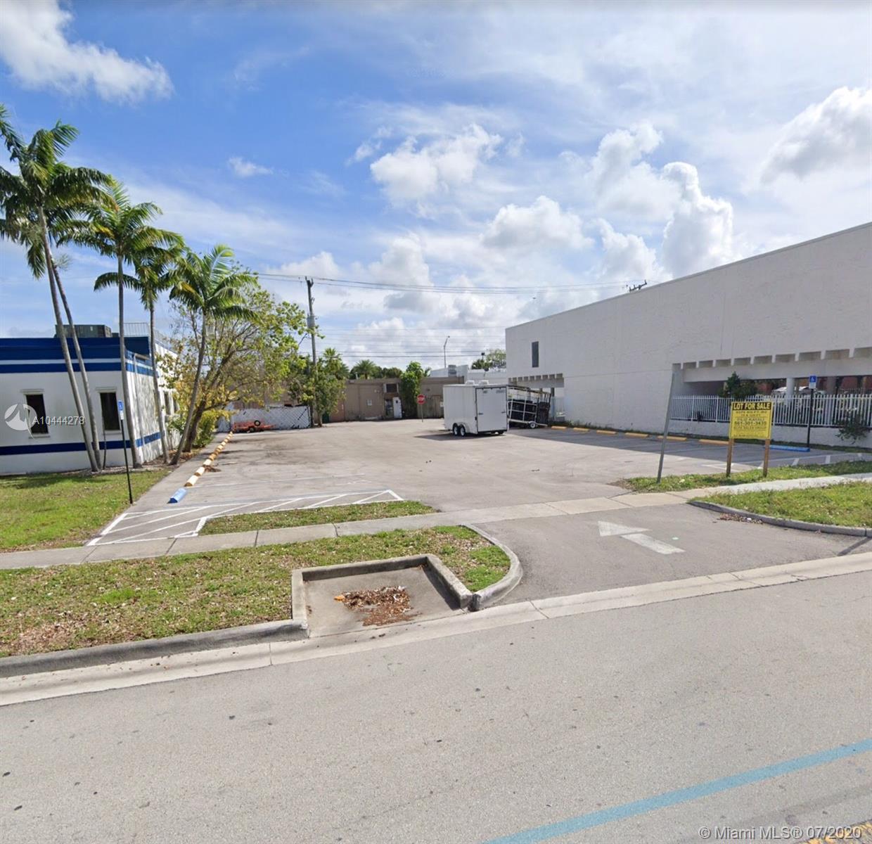 North Miami Beach, FL 33162,84 NE 168th St