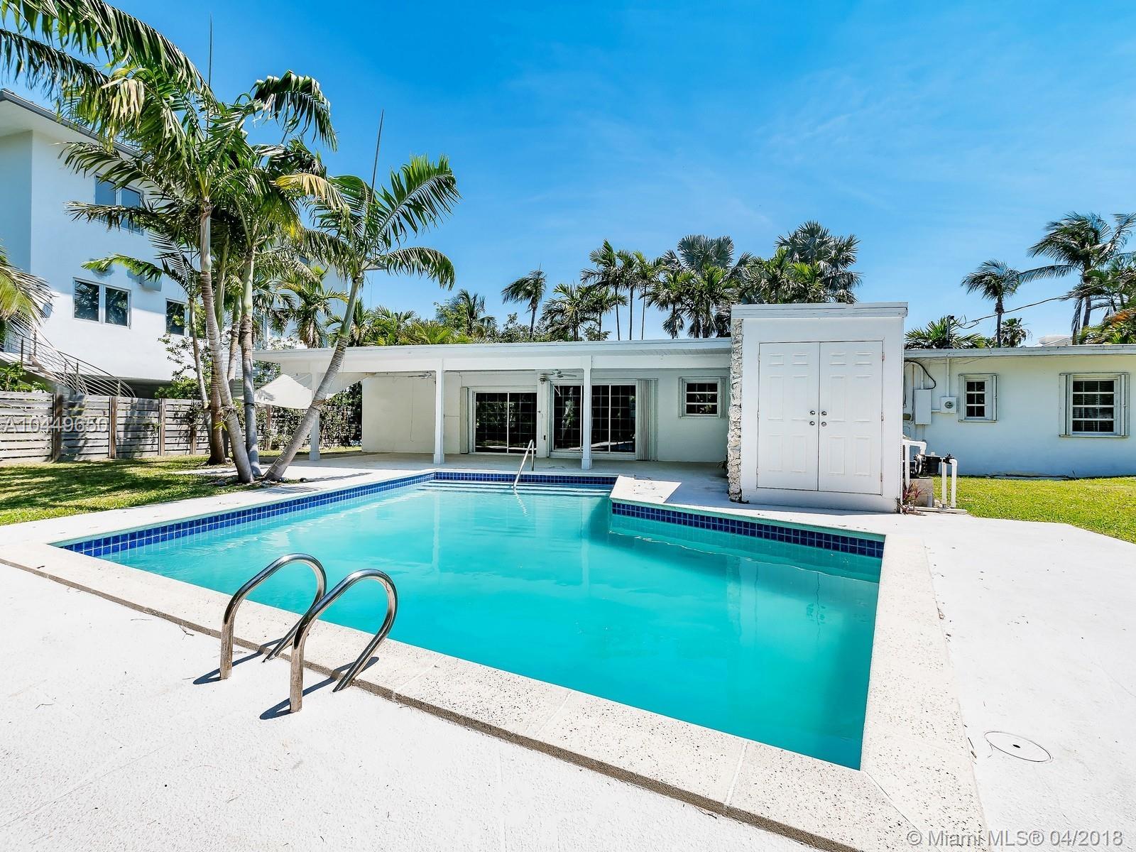 Key Biscayne, FL 33149,378 Caribbean Rd