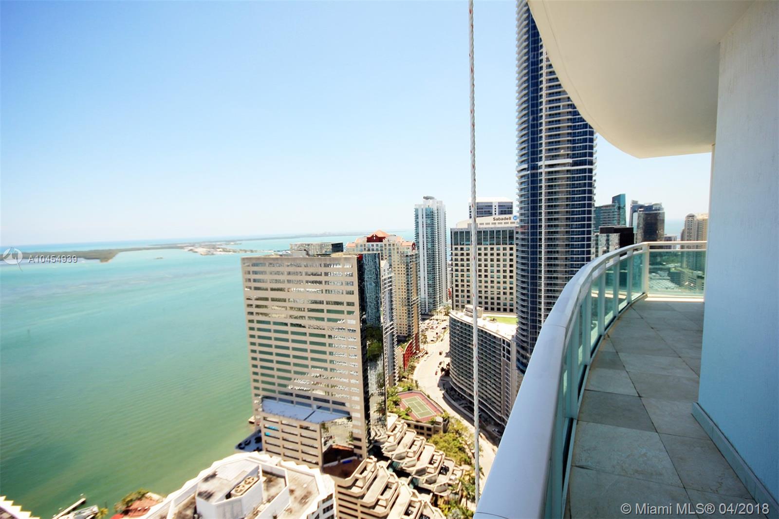 Miami, FL 33131,950 Brickell Bay Dr #4011