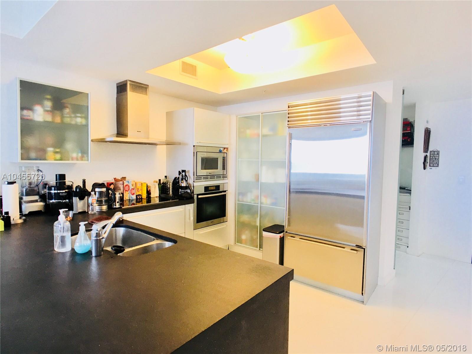 Sunny Isles Beach, FL 33160,18201 Collins Ave #1905