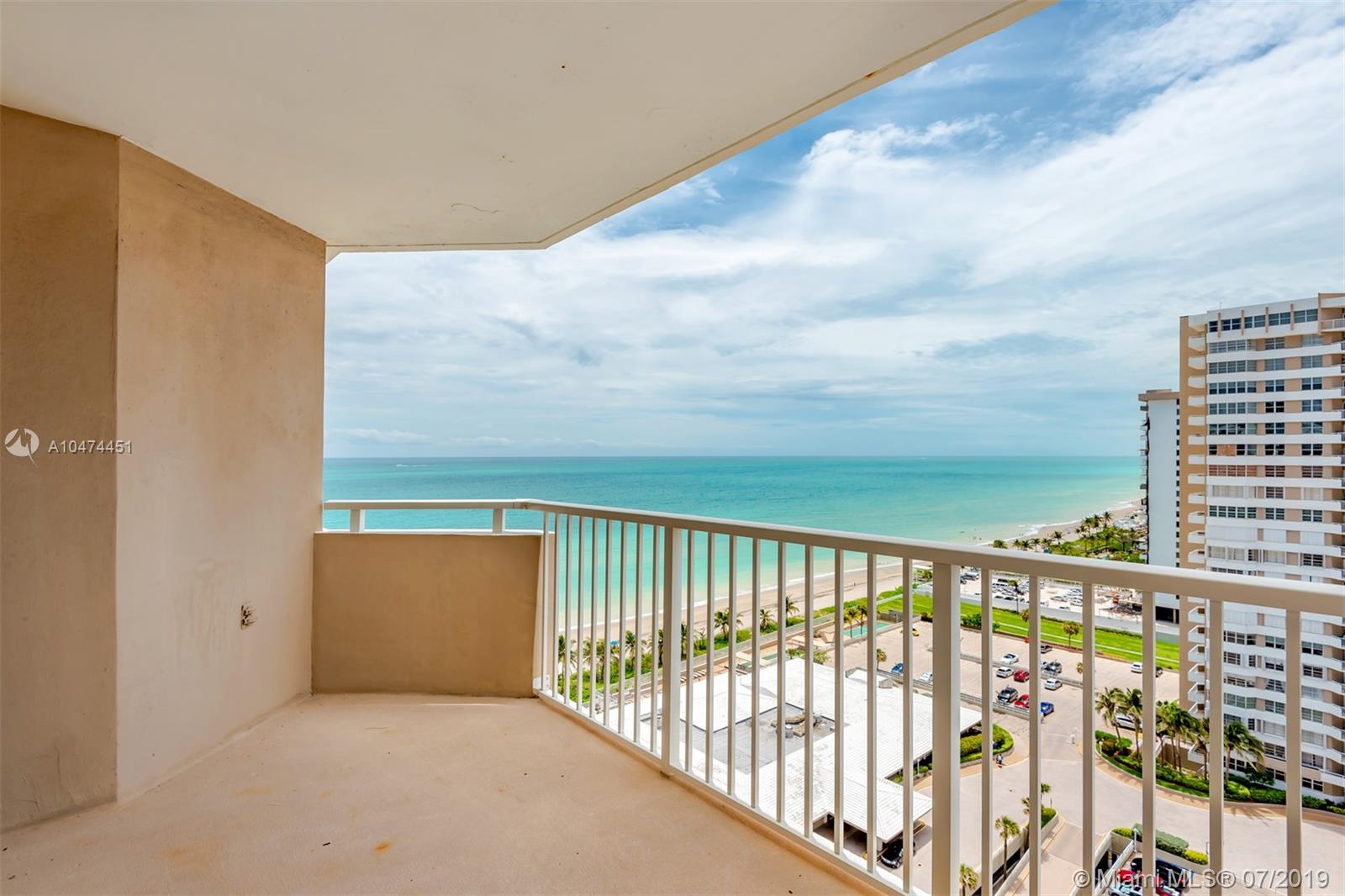 Hallandale Beach, FL 33009,1950 S Ocean Dr #17C