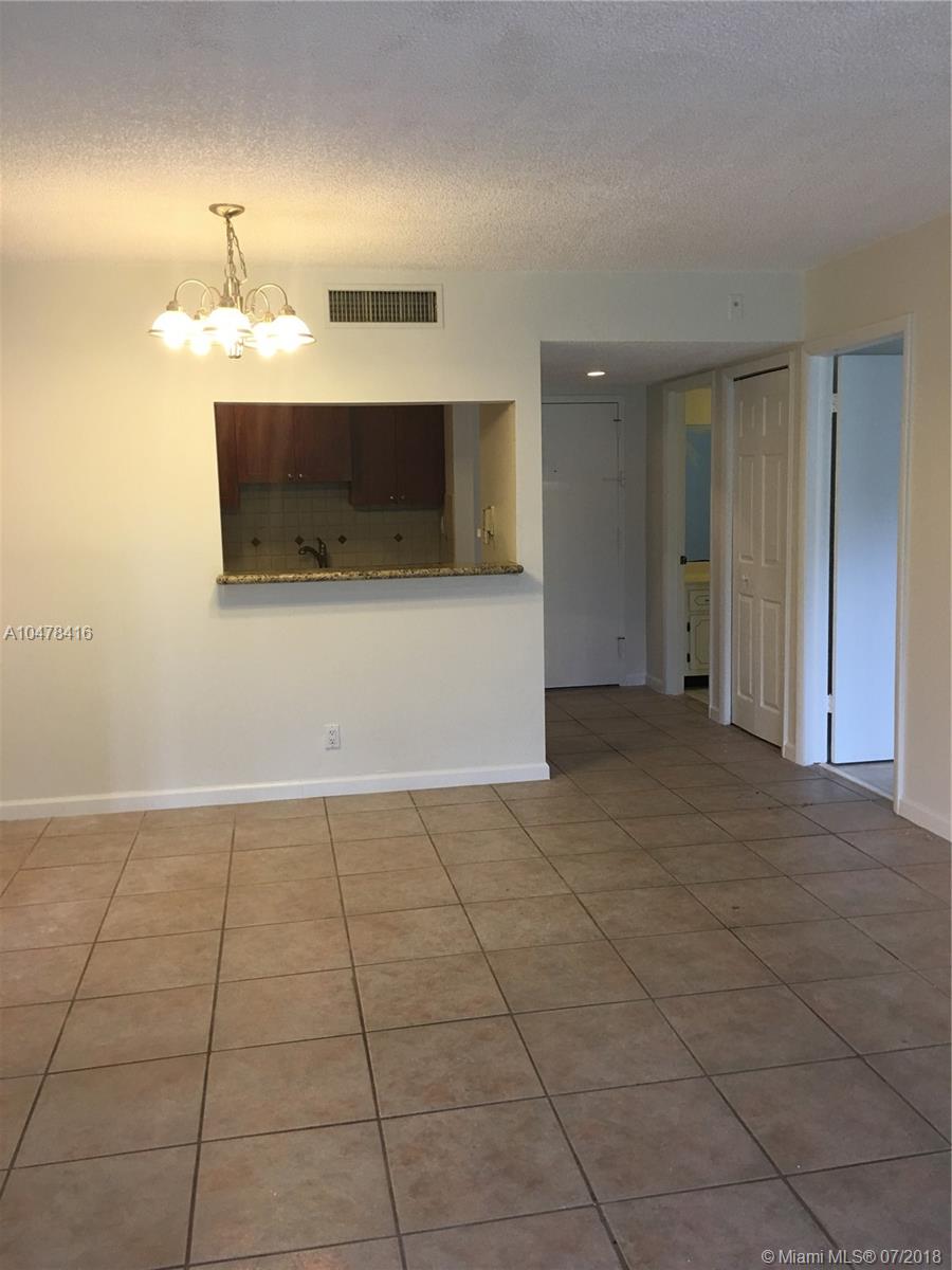 Weston, FL 33326,200 Lakeview Dr #110