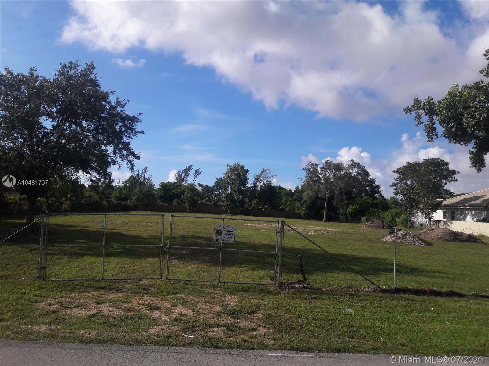 9800 SW 66th St  For Sale A10481737, FL