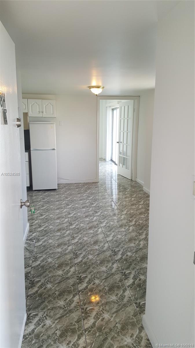 Miami Beach, FL 33139,899 West Ave #8H