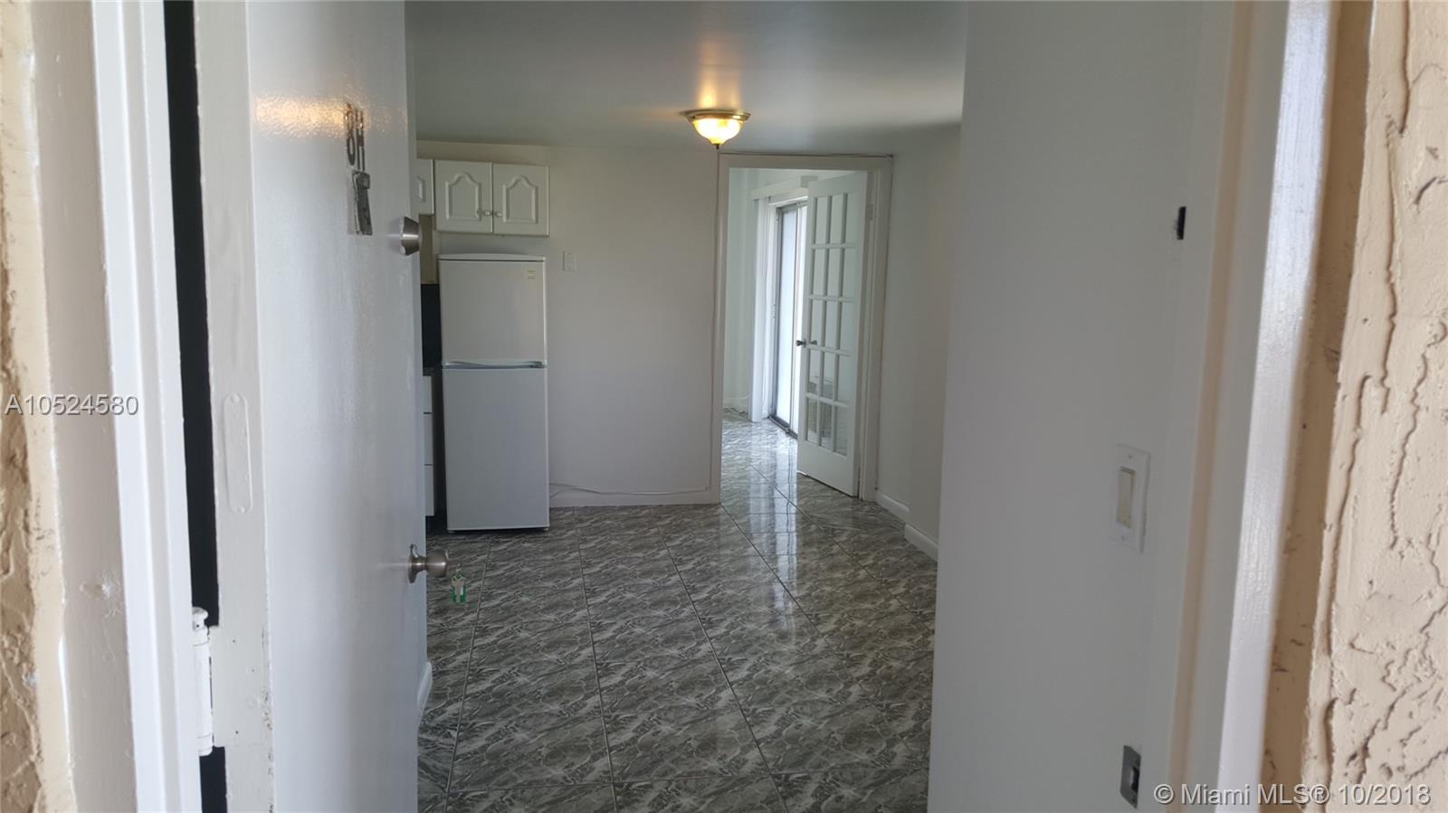 Miami Beach, FL 33139,899 West Ave #8H