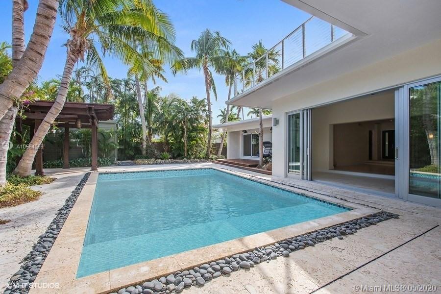 335 Pacific Rd, Key Biscayne, FL 33149