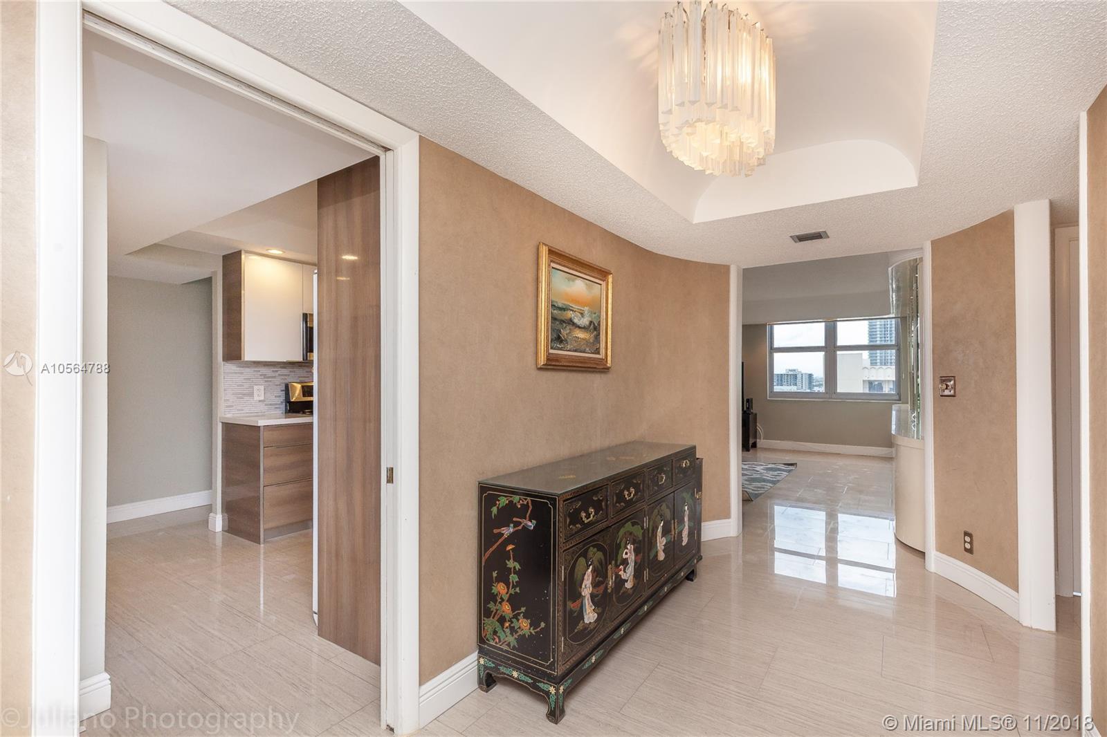 Hallandale Beach, FL 33009,1920 S Ocean Dr #19D