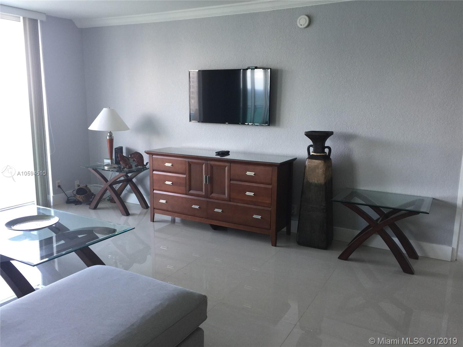 Hollywood, FL 33019,3901 S Ocean Dr #14E