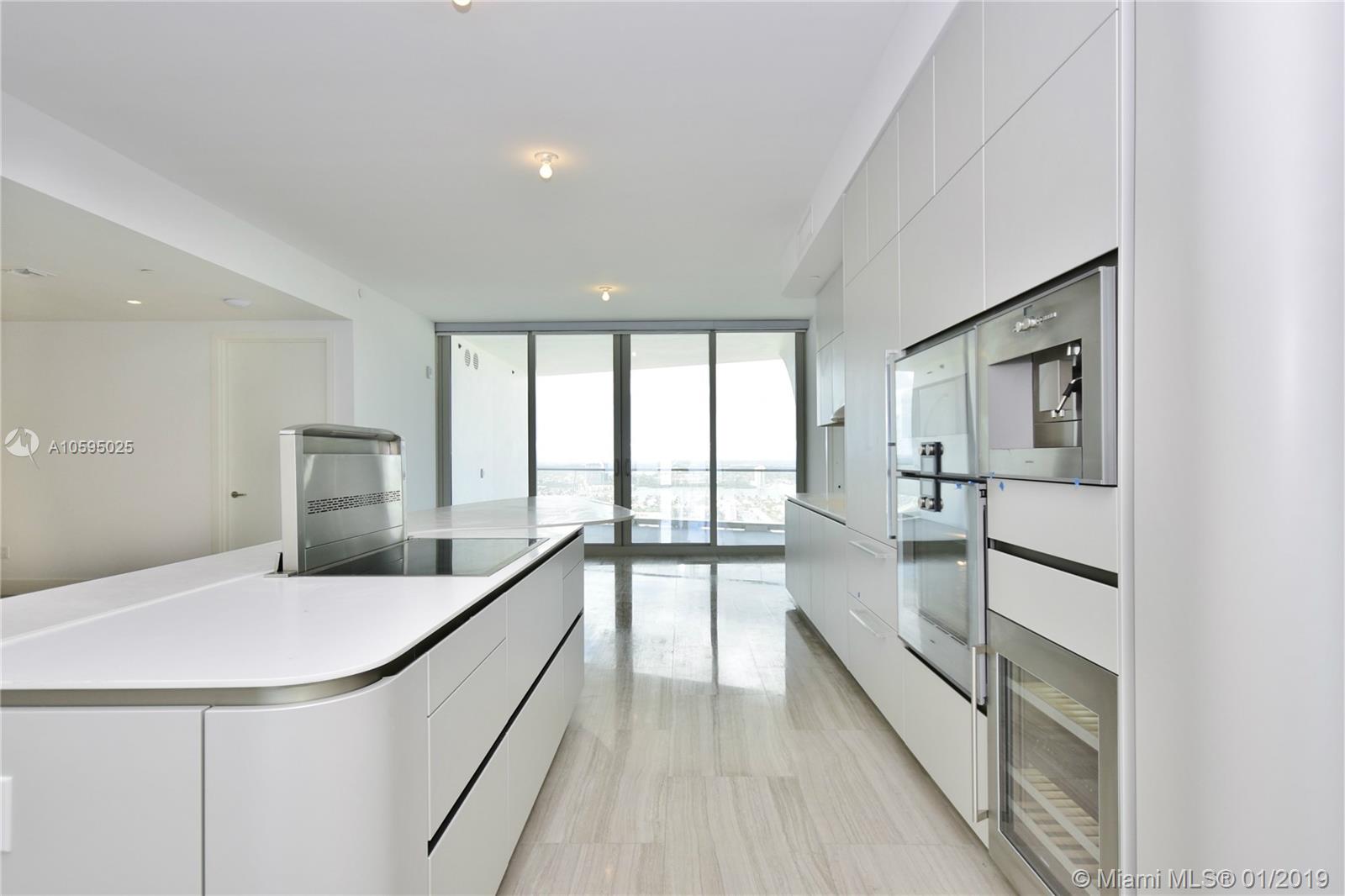 Sunny Isles Beach, FL 33160,16901 Collins Ave #4003