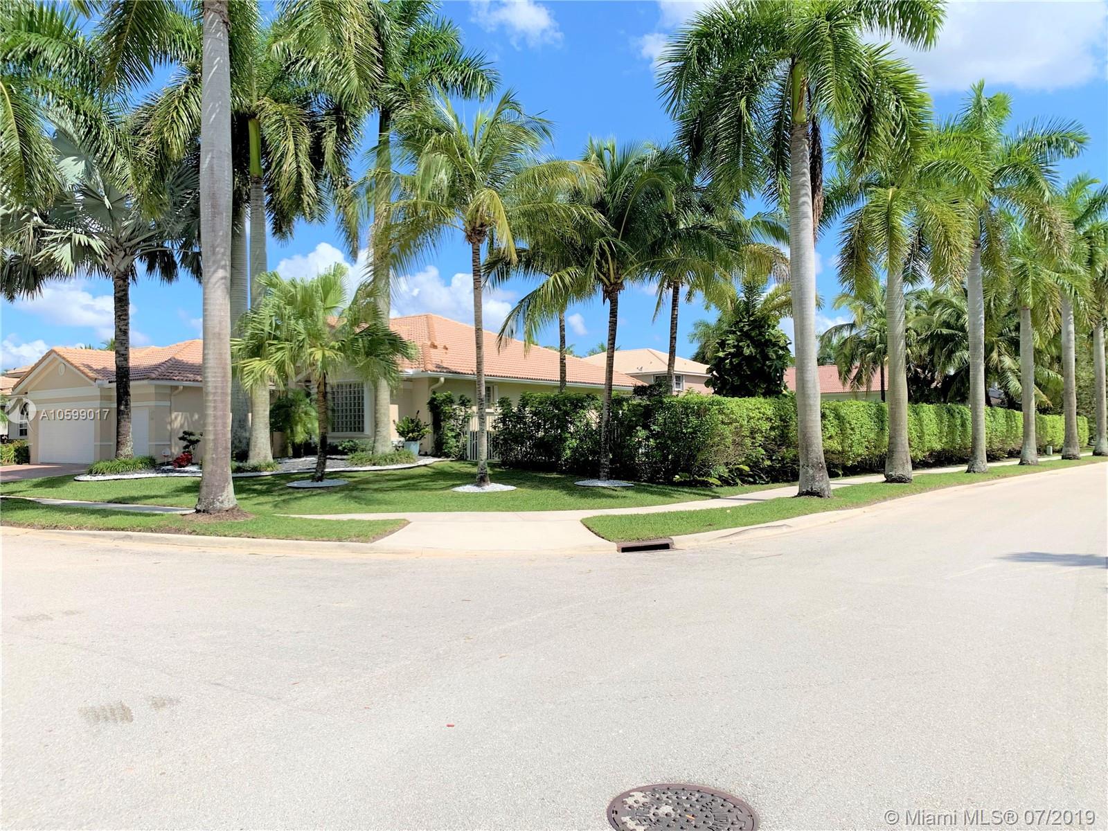 Weston, FL 33327,1605 Victoria Pointe Ln